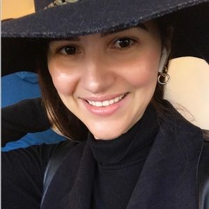 Meet your Posher, Yisel